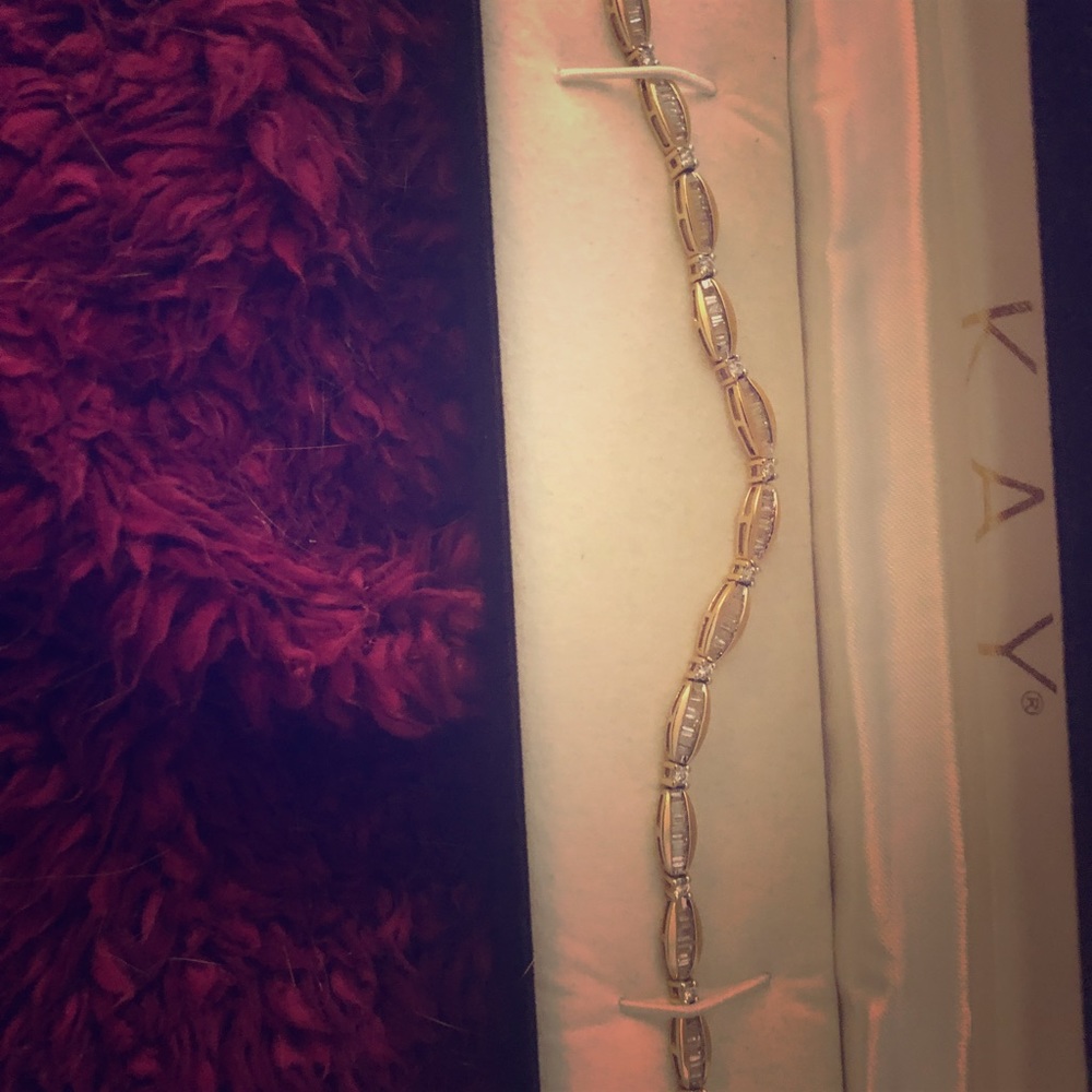 Diamond tennis bracelet